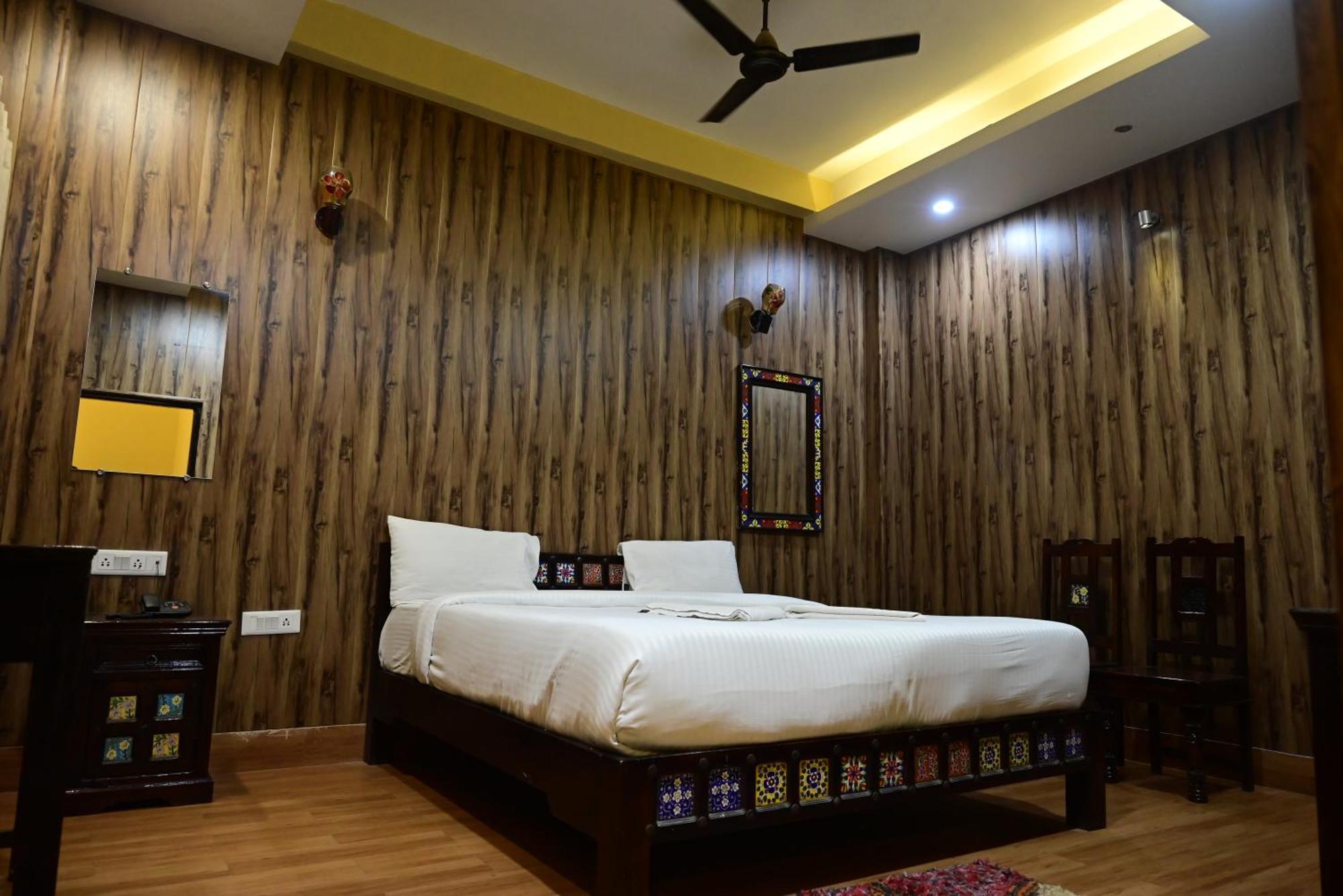 Ganga Monastery Bed & Breakfast Varanasi Ngoại thất bức ảnh